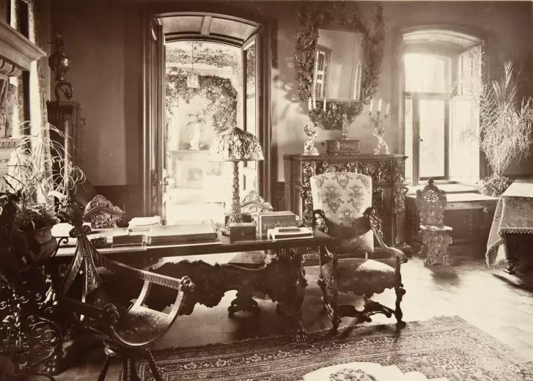 Выставка «Нестоличные владения князей Юсуповых. Кореиз». Кабинет князя Ф. Ф. Юсупова, фрагмент, 1912