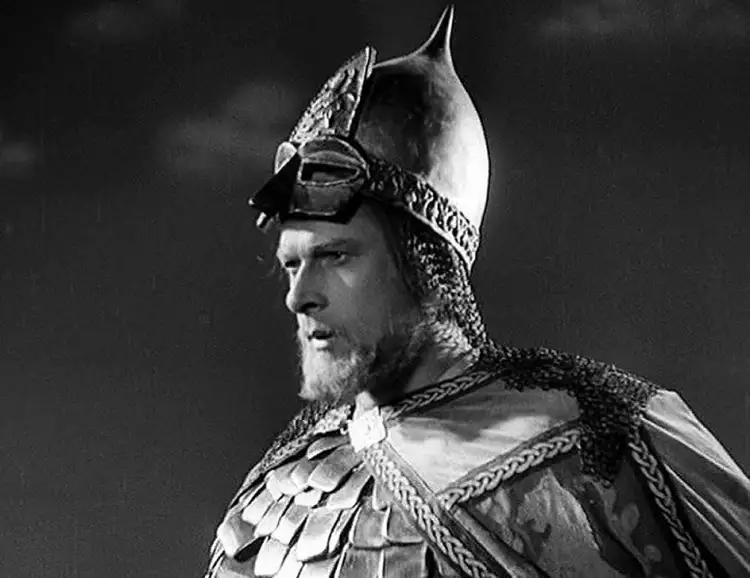 Орден Александра Невского. Актер Николай Черкасов в роли полководца Орден Александра Невского. Актер Николай Черкасов в роли полководца