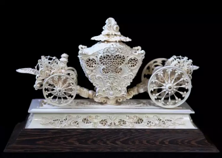 Artist. Bone carving. Carriage Artist. Bone carving. Carriage