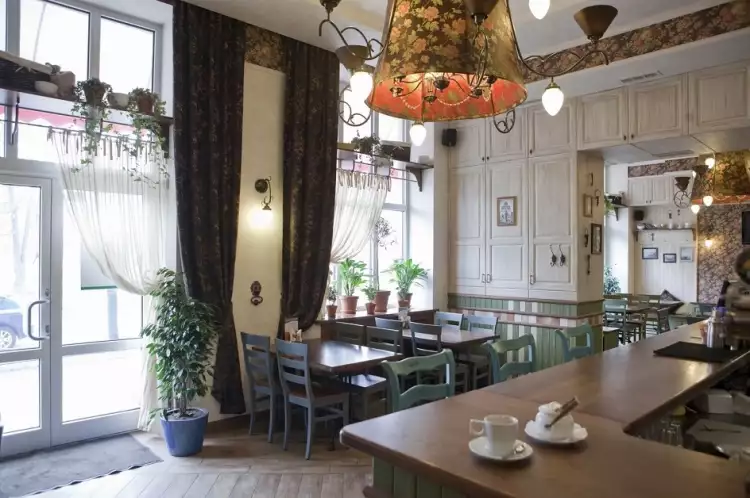 Гранж. Интерьер в стиле гранж в уютном кафе