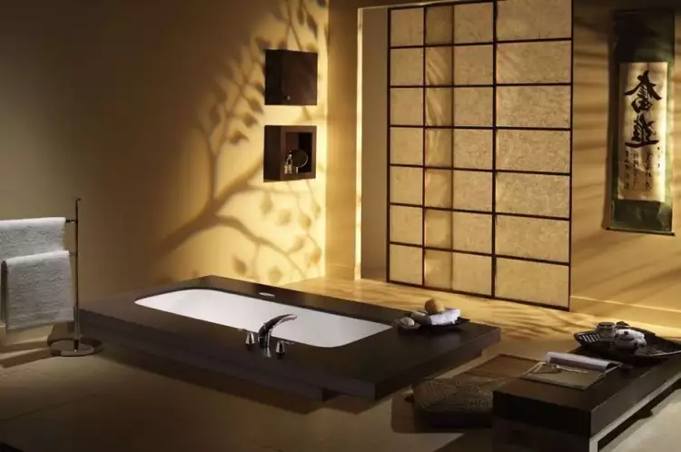 Ethnischer Stil in der Innenarchitektur. Dekoration eines ethnischen Badezimmers Ethnischer Stil in der Innenarchitektur. Dekoration eines ethnischen Badezimmers