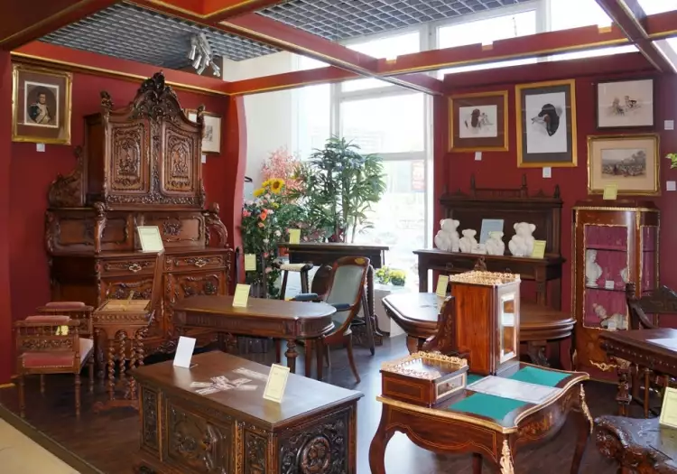 Антикварный магазин Антикварный магазин