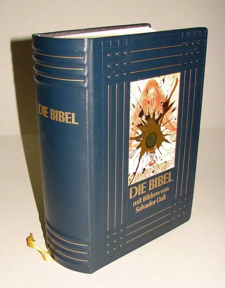 Коллекционная библия с иллюстрациями Дали