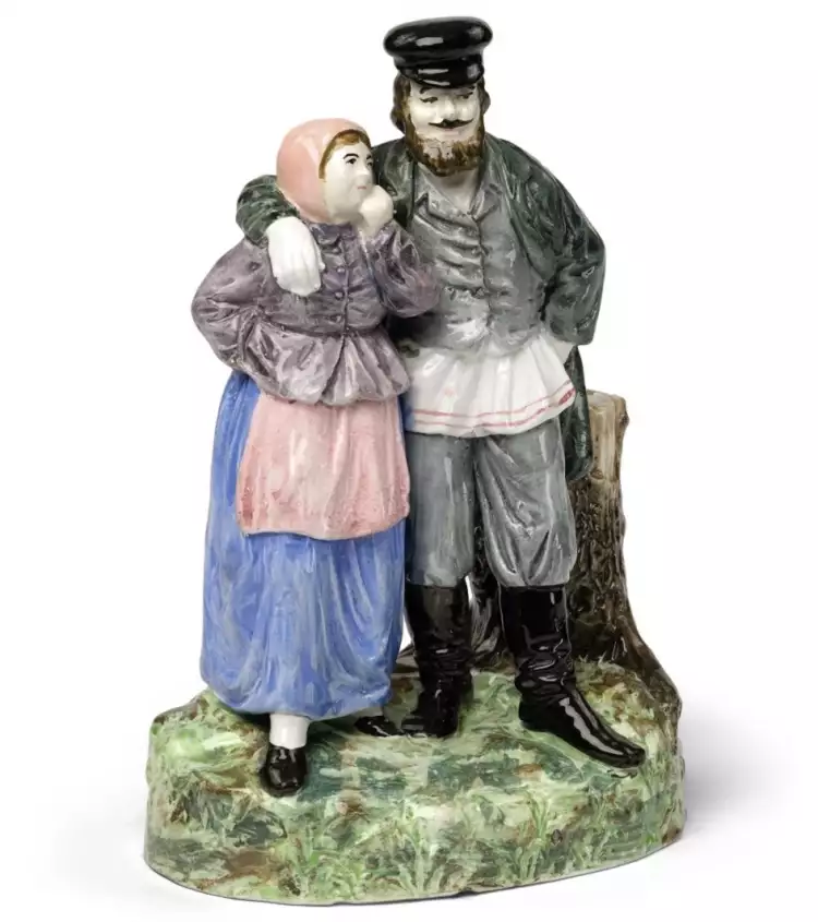 Kusnezow-Porzellan. Figur Bauersleute. Kuznetsov-Fabrik in Tver, 1889 Kusnezow-Porzellan. Figur Bauersleute. Kuznetsov-Fabrik in Tver, 1889