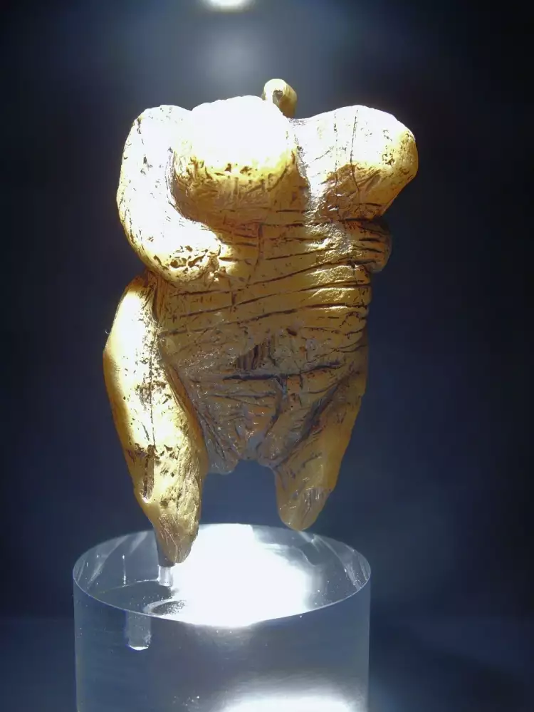 Skulptur. Unbekannter Autor. Venus von Hohle-Fels, 35.000 v. Chr.