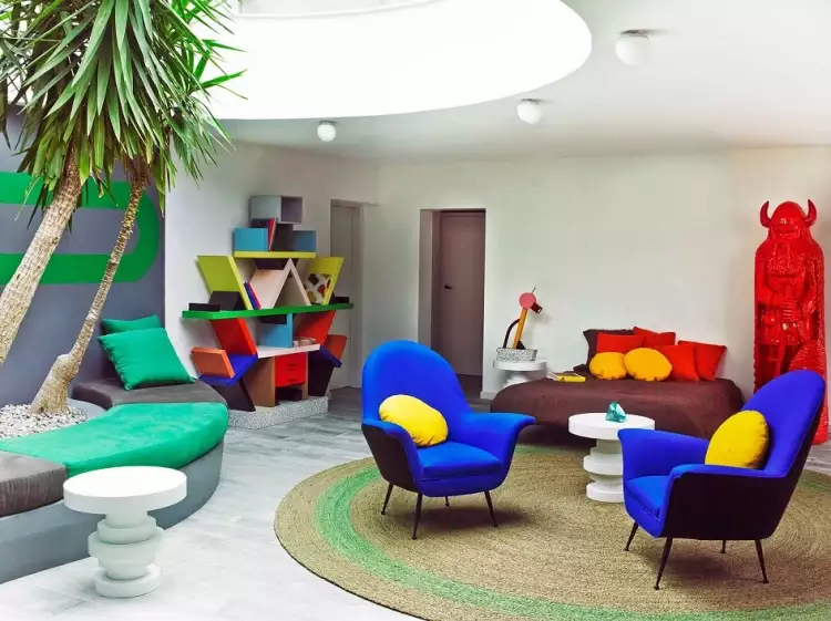 Der Postmoderne in der Innenarchitektur. Wohnbereich im Stil der Postmoderne Der Postmoderne in der Innenarchitektur. Wohnbereich im Stil der Postmoderne