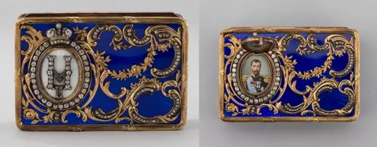Carl Fabergé. Mikhail Perkhin. Tabakerka avec monogramme et portrait de Nicolas II, 1895−1898