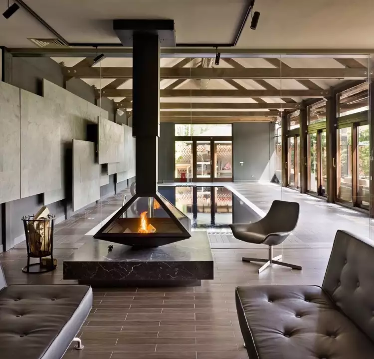 Стиль лаунж в интерьере. Интерьер гостиной с камином в стиле лаунж