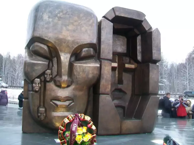 Эрнст Неизвестный. Мемориал «Маски скорби: Европа-Азия», 2017