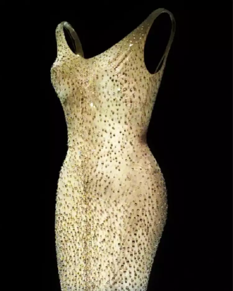 Платье Мерилин Монро, в котором она пела «Happy birthday, Mister President»