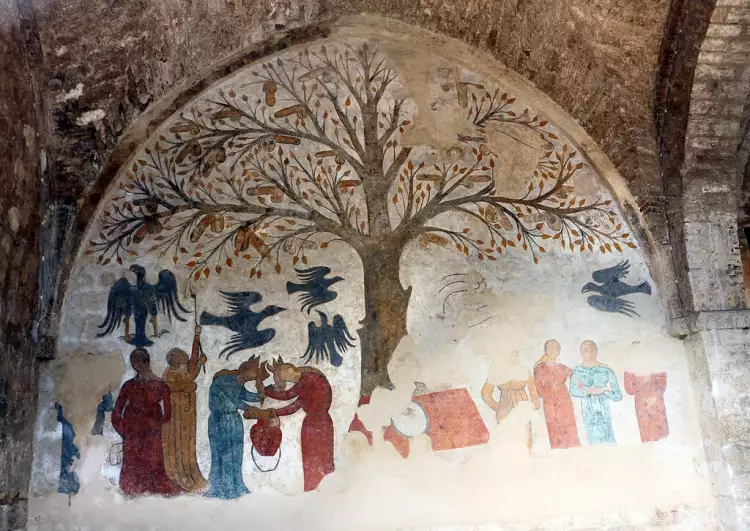 Неудачная реставрация. Дерево плодородия