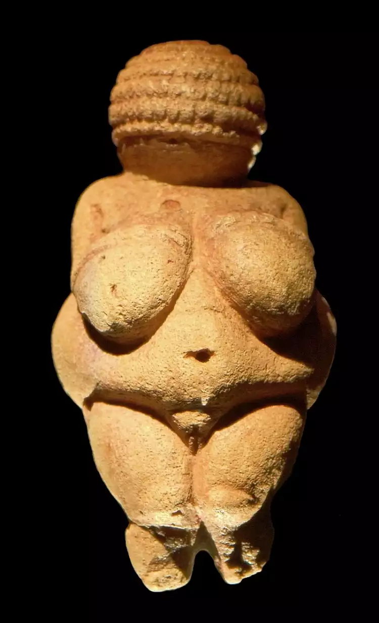 Kunst. Steinzeitliche Statuette. Venus von Willendorf Kunst. Steinzeitliche Statuette. Venus von Willendorf