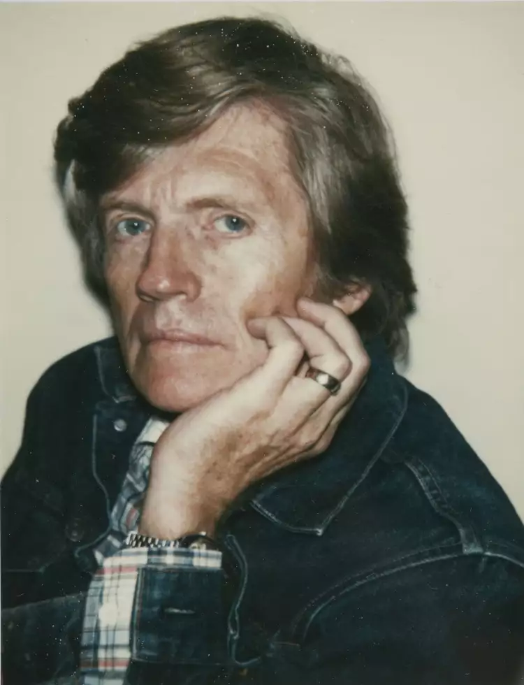 Портрет Дуэйна Хэнсона