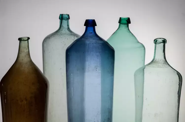 Экспонат выставки «Арт-Ретро-бутыль»