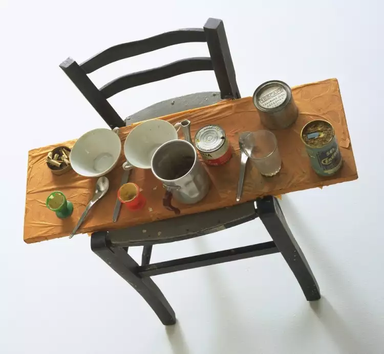 Даниэль Спёрри. Скульптура Kichka's Breakfast, 1960 Даниэль Спёрри. Скульптура Kichka's Breakfast, 1960