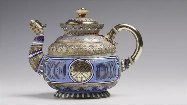 Компания И. П. Хлебникова. Чайник в виде дракона, 1888. Музей «Собрание» Давида Якобашвили