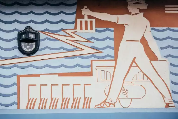 Сграффито. Сграффито на фасаде гостиницы Волга в Казани Сграффито. Сграффито на фасаде гостиницы Волга в Казани