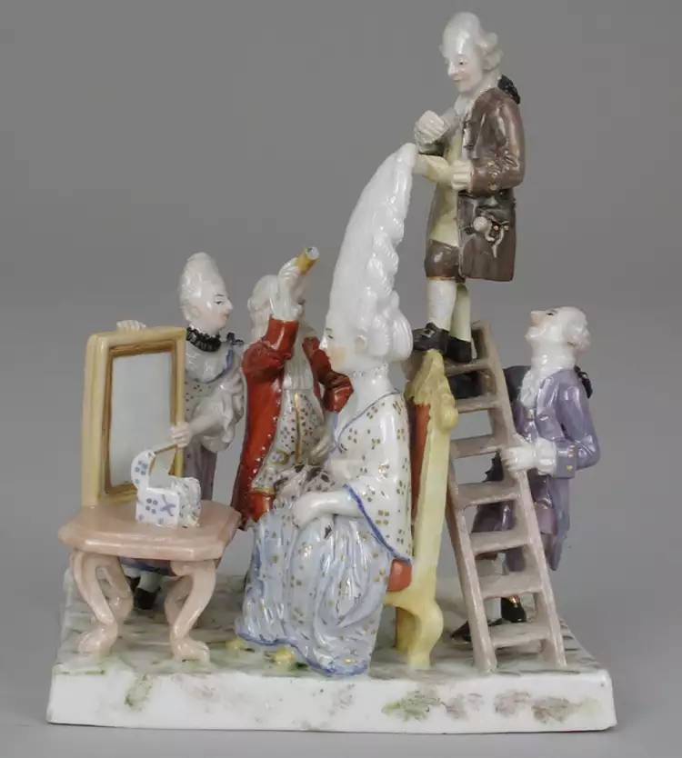 Фарфор Людвигсбург. Скульптура «Прическа», 1770