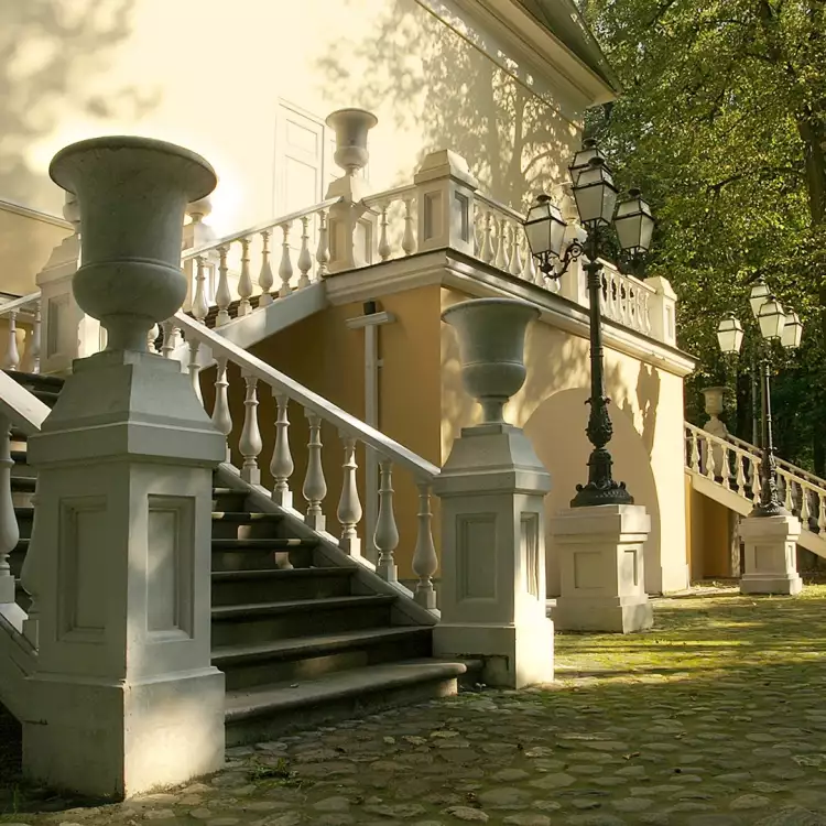 Театр Гонзаги. Вид с улицы