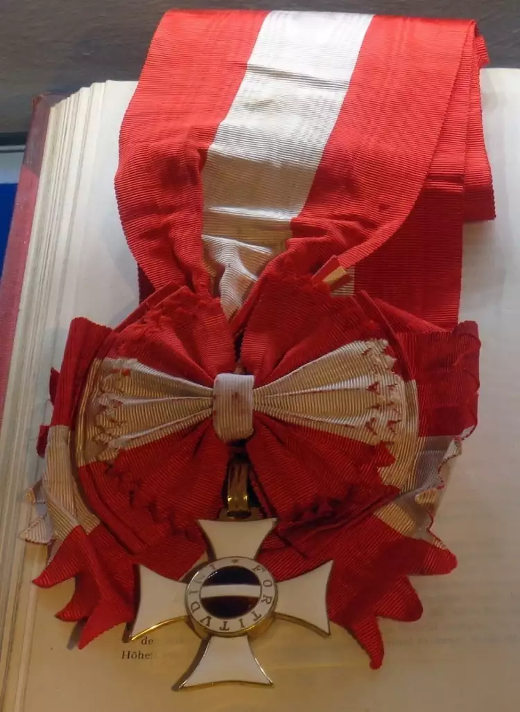 L'Ordre militaire de Marie-Thérèse. Insigne et ruban de Grand-Croix, XIXe siècle