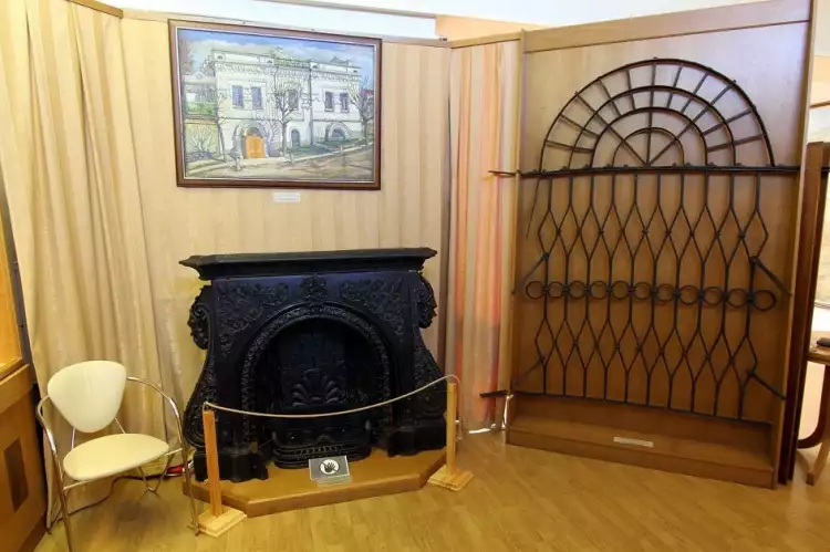 Каслинское литье. Камин в Ипатьевском доме Каслинское литье. Камин в Ипатьевском доме