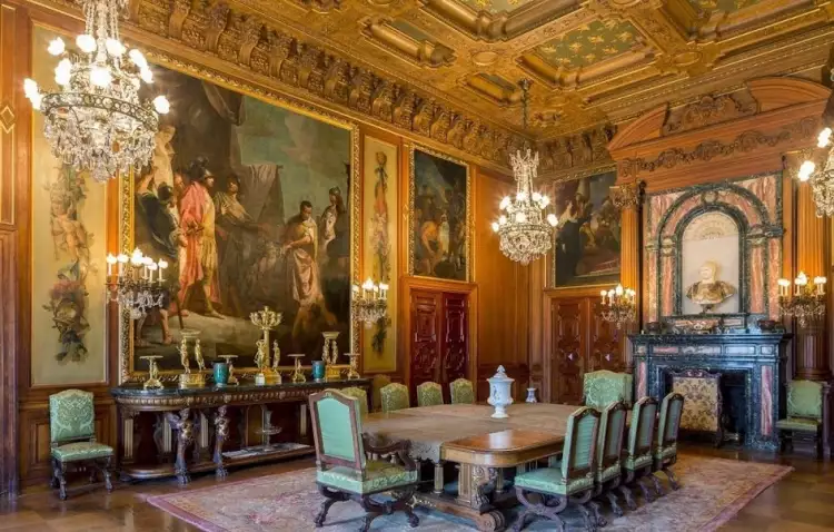 Интерьер в стиле ренессанс. Интерьер зала с камином в старинном замке