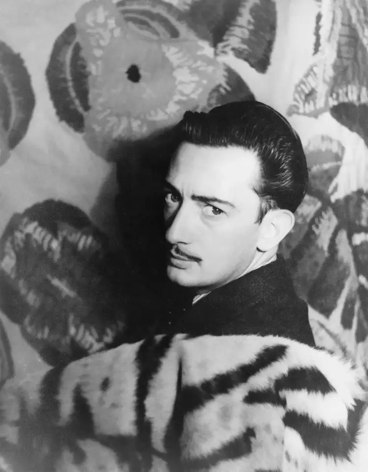 10 most famous Spanish artists. Salvador Dalí, Photo portrait, 1939 10 most famous Spanish artists. Salvador Dalí, Photo portrait, 1939