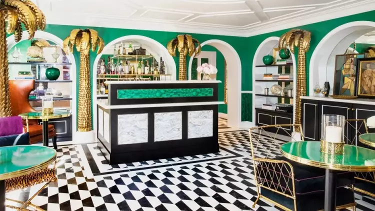 Регентство. Интерьер в стиле голливудского регентства. В американском кафе