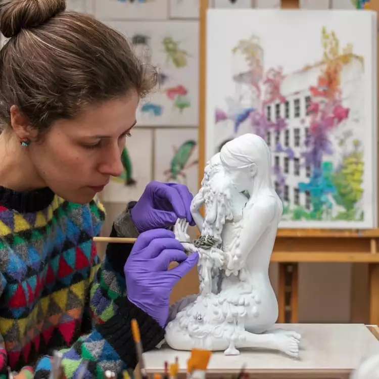 Скульптор Стефани Килгаст Скульптор Стефани Килгаст