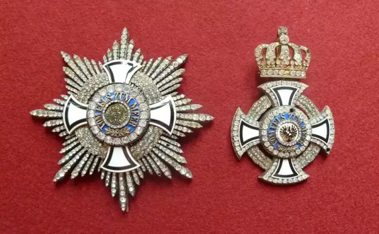 Орден дома Гогенцоллернов. Знак и звезда с алмазами Великого Командора Орден дома Гогенцоллернов. Знак и звезда с алмазами Великого Командора