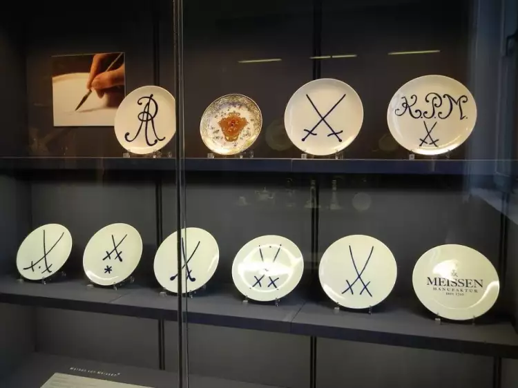 Meissen Porcelain. Meissen manufactory marks Meissen Porcelain. Meissen manufactory marks