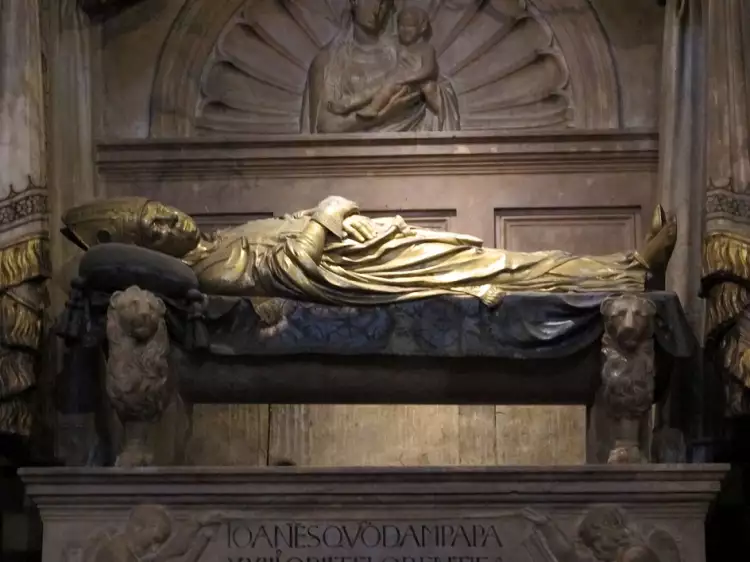 Донателло. «Нагробный памятник Иоанна XXIII», 1427