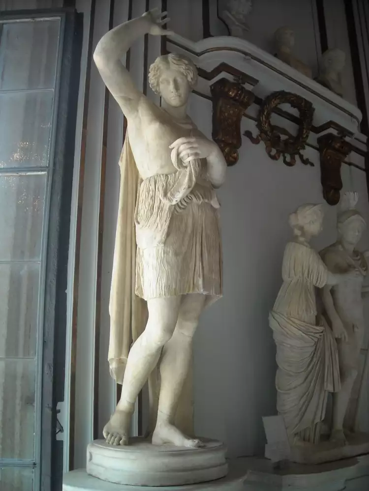 Поликлет. Скульптура «Раненая амазонка», V век до нашей эры