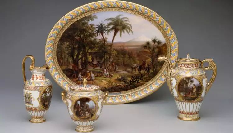 Фарфор, Sevres tête-a`-tête сервиз с полихромной росписью Фарфор, Sevres tête-a`-tête сервиз с полихромной росписью