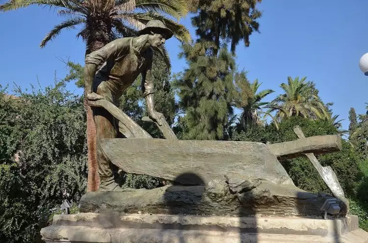 Анри Бушар. Скульптура «Пахарь», 1911