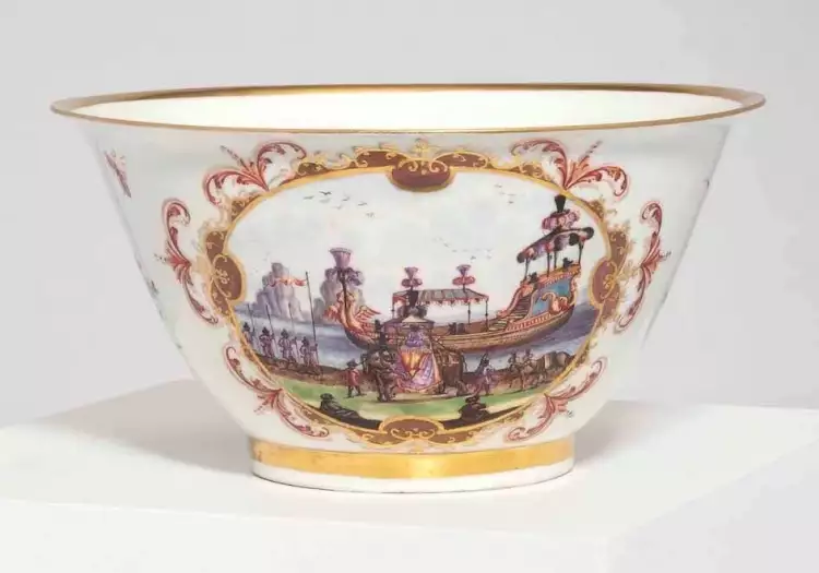 Марки и клейма Мейсенского фарфора в XVIII веке. Миска ранней формы, 1723 год