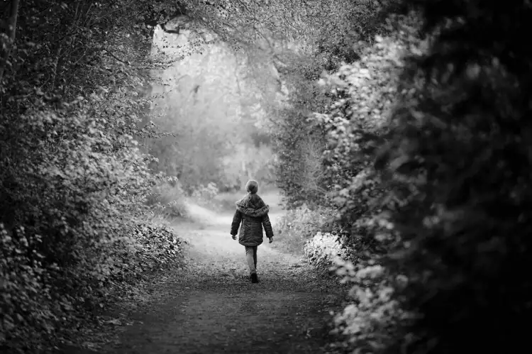 Черно-белая фотография. Коэн Джейкобс. Фото из серии Corona Walks