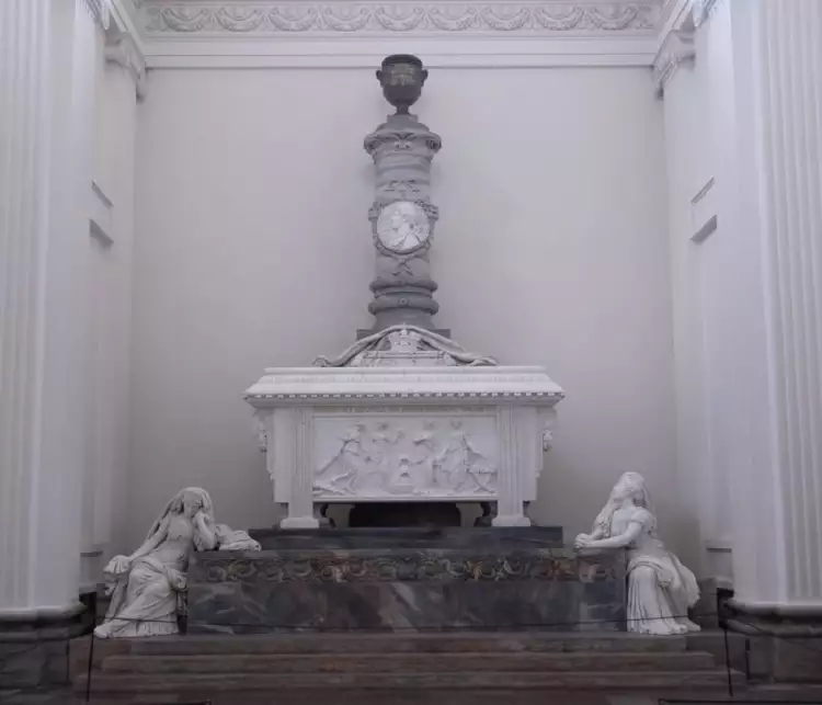 Йоханнес Видевельт. Надгробный памятник на могиле Фредерика V, 1768