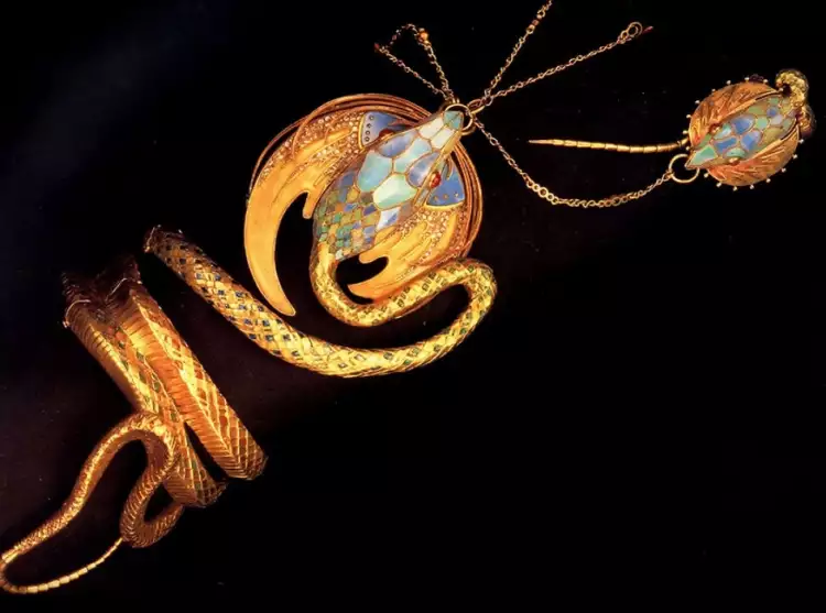 Альфонс Муха. Браслет «Роза руки», 1899