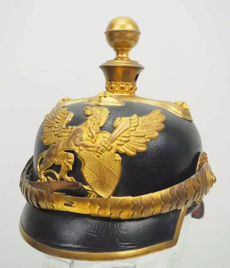 Аукцион Bene Merenti. Лот № 429. Каска для командиров пожарных — оценочная стоимость 700 Евро