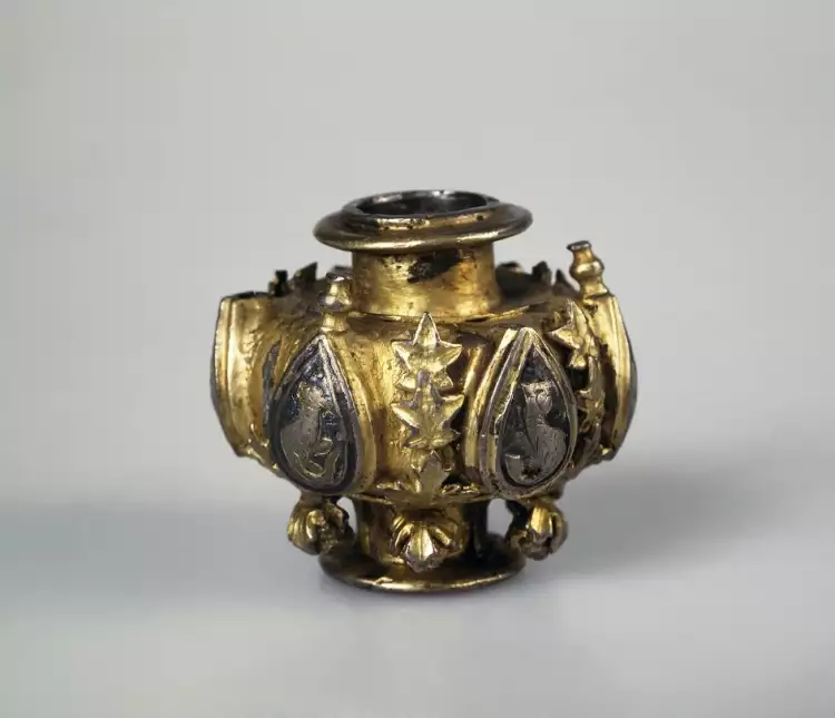 Французские клейма. Часть реликвария (нодус), вторая половина XIII века