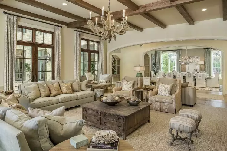 Прованс. Интерьер вестибюля небольшого отеля в стиле прованс