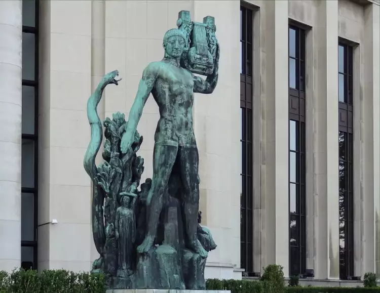 Анри Бушар. Скульптура «Аполлон с музами», 1936