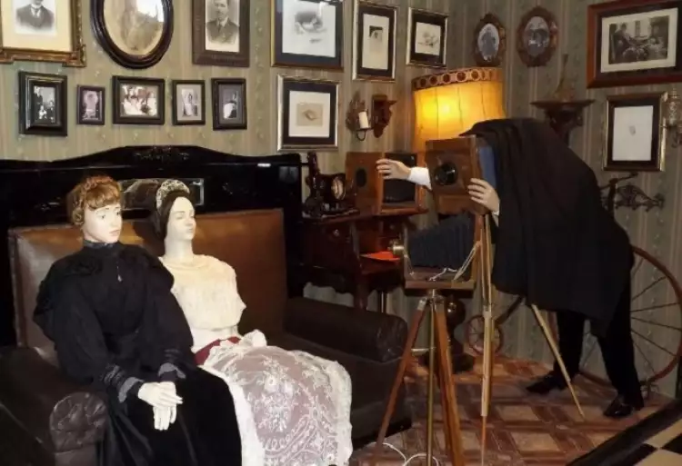 Постмортем. Работа фотографа постмортем, инсталяция Постмортем. Работа фотографа постмортем, инсталяция