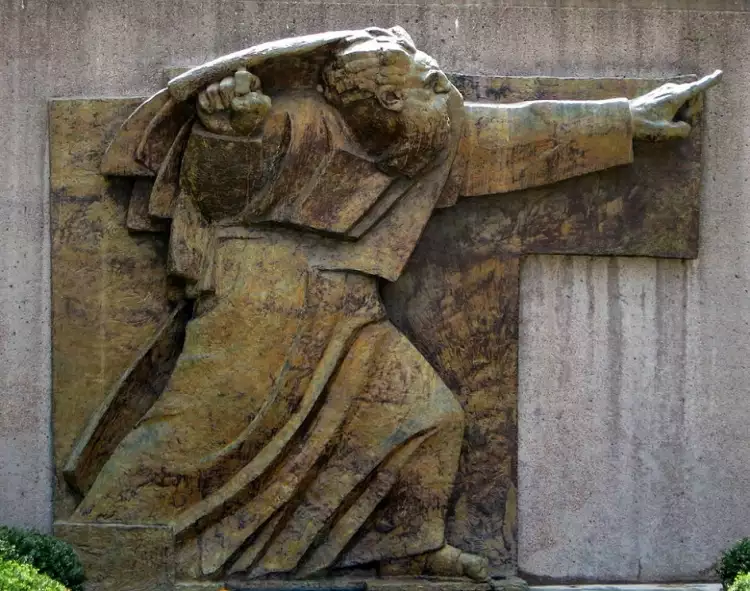 Иван Мештрович. Рельеф «Моисей», 1952