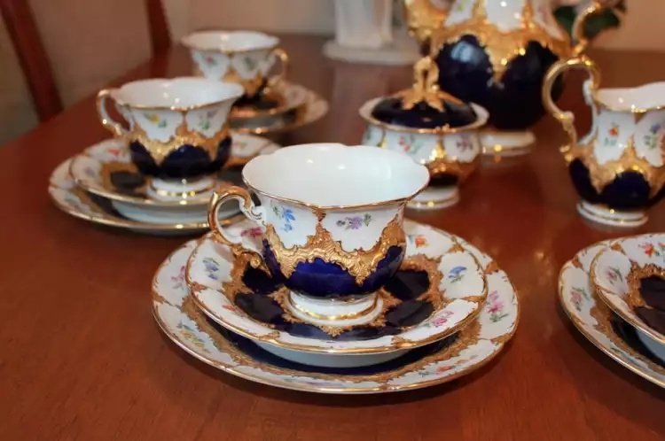 Немецкий фарфор. Чайный сервиз Meissen, начало XX века Немецкий фарфор. Чайный сервиз Meissen, начало XX века