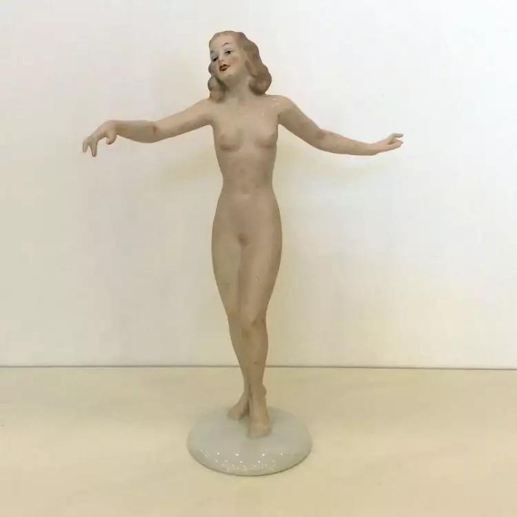 Фарфоровая посуда из Германии. Статуэтка