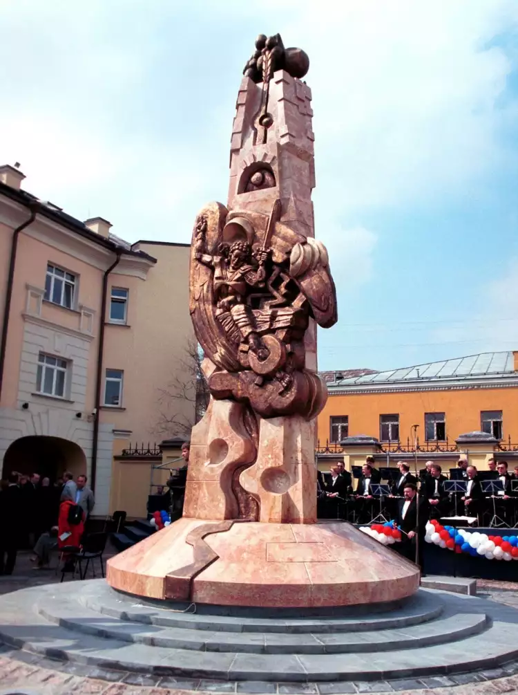 Эрнст Неизвестный. Монумент «Возрождение», 2000