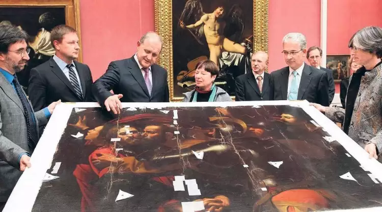 Пресс-конференция по поводу похищения картины Пресс-конференция по поводу похищения картины