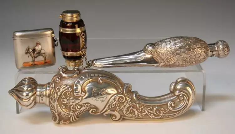 Серебряные аксессуары XIX века. Флаконы для духов, серебро, конец XVIII - первая половина XIX века Серебряные аксессуары XIX века. Флаконы для духов, серебро, конец XVIII - первая половина XIX века